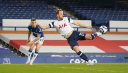 Harry Kane w ten sposób strzelił gola na 1:0 dla Tottenhamu (fot. getty) Harry Kane w ten sposób strzelił gola na 1:0 dla Tottenhamu (fot. getty)