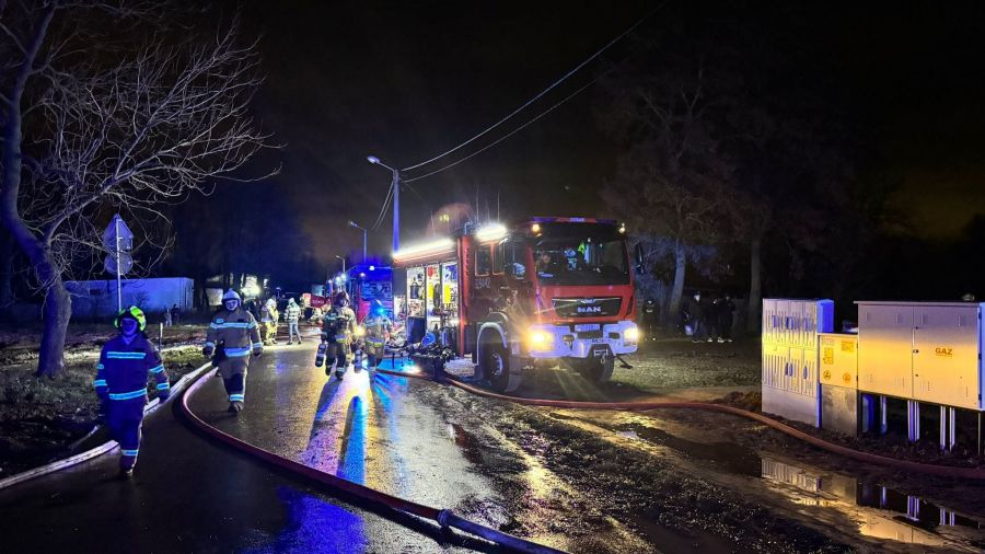 Tulce, Poznań, pożar budynku wielorodzinnego, nie żyje mężczyzna i pies (fot. OSP w Komornikach, zdjęcie ilustracyjne)