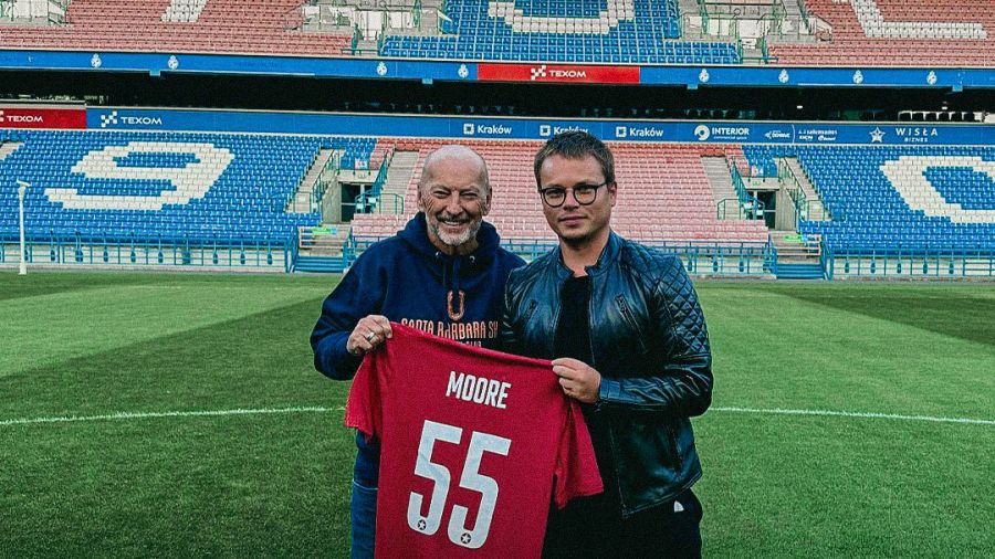 Były prezes Liverpoolu został akcjonariuszem Wisły Kraków. 