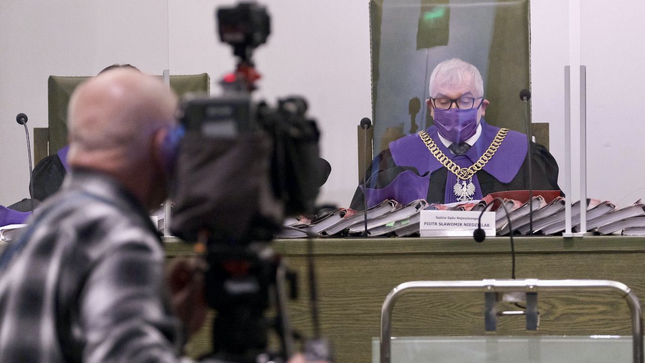Sędzia Piotr Sławomir Niedzielak na rozprawie Izby Dyscyplinarnej Sądu Najwyższego w Warszawie (fot. arch.PAP/M.Marek) Sędzia Piotr Sławomir Niedzielak na rozprawie Izby Dyscyplinarnej Sądu Najwyższego w Warszawie (fot. arch.PAP/M.Marek)
