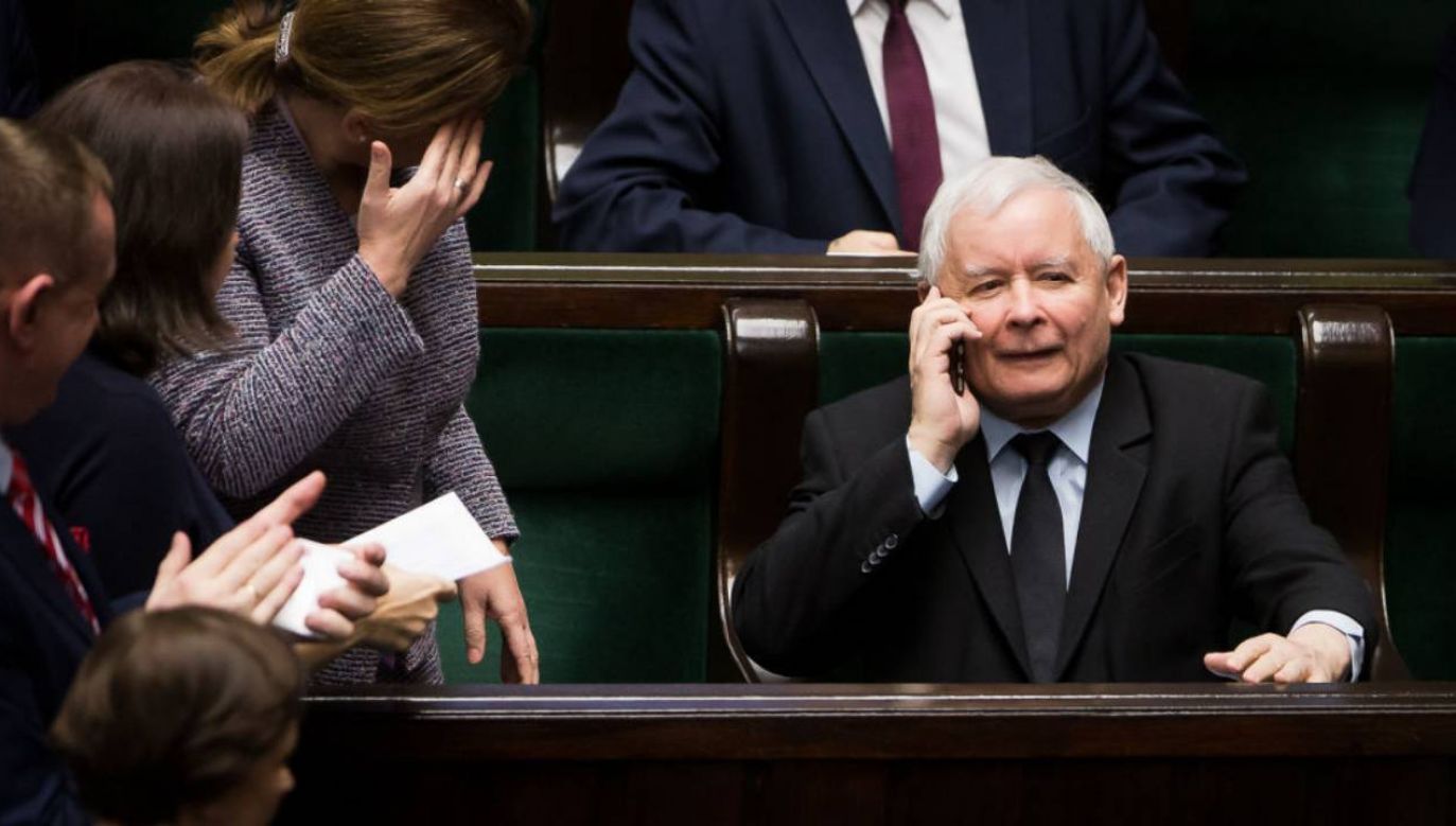Sondaz Parlamentarny Wybory Do Sejmu I Senatu Jakie Poparcie Kto Zyskuje Mandaty Pis Ma Wiekszosc W Sejmie Zmiana Poparcia Wieszwiecej Tvp Info