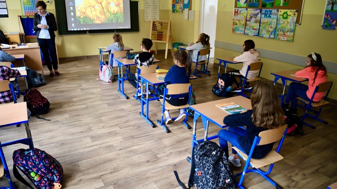 Szef MEN mówił o wystawianiu ocen i pomocy dla uczniów oraz nauczycieli (fot. PAP/Darek Delmanowicz) Szef MEN mówił o wystawianiu ocen i pomocy dla uczniów oraz nauczycieli (fot. PAP/Darek Delmanowicz)