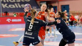 Piłkarki ręczne KGHM Zagłębie Lubin pokonały Piotrcovię Piotrków Trybunalski (fot. PAP/Tomasz Wojtasik)