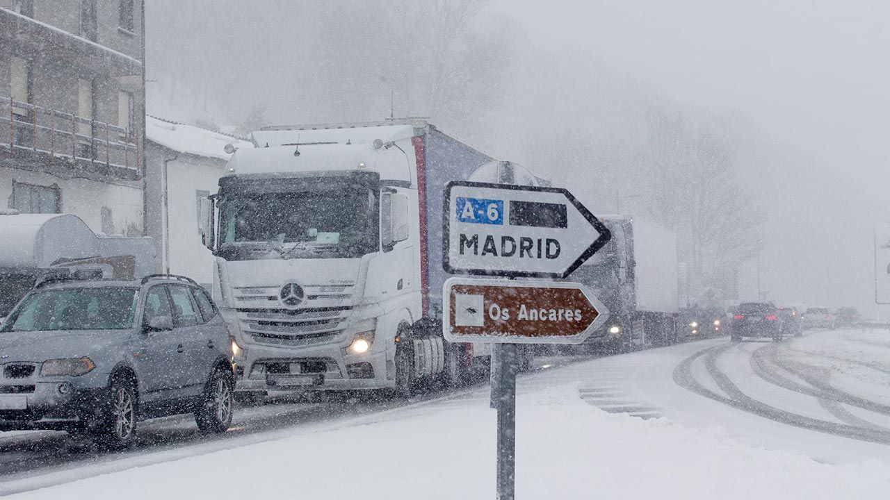 Nieprzejezdne drogi w Hiszpanii (fot. Carlos Castro/Europa Press via Getty Images)