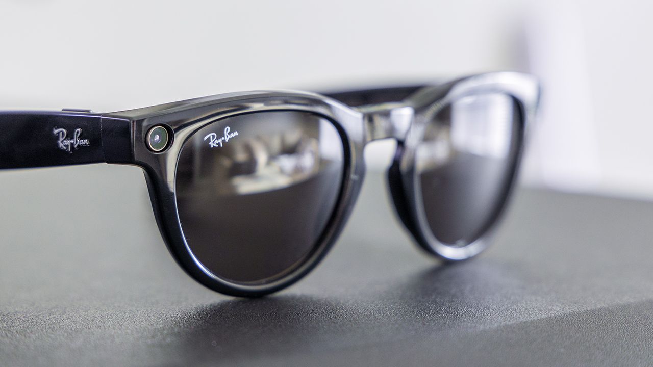 Ukryta kamera „manfluencera”. Podrywają kobiety i handlują prywatnością