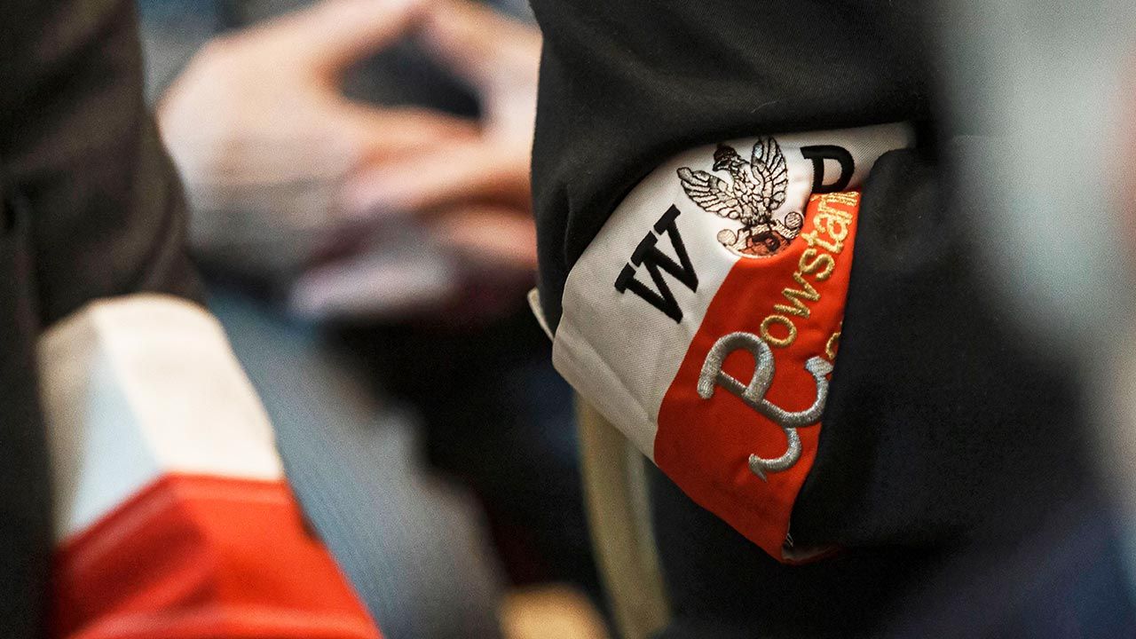 Paczki, między innymi z produktami spożywczymi, dostarczą weteranom wolontariusze (fot. PAP/Aleksander Koźmiński) Paczki, między innymi z produktami spożywczymi, dostarczą weteranom wolontariusze (fot. PAP/Aleksander Koźmiński)