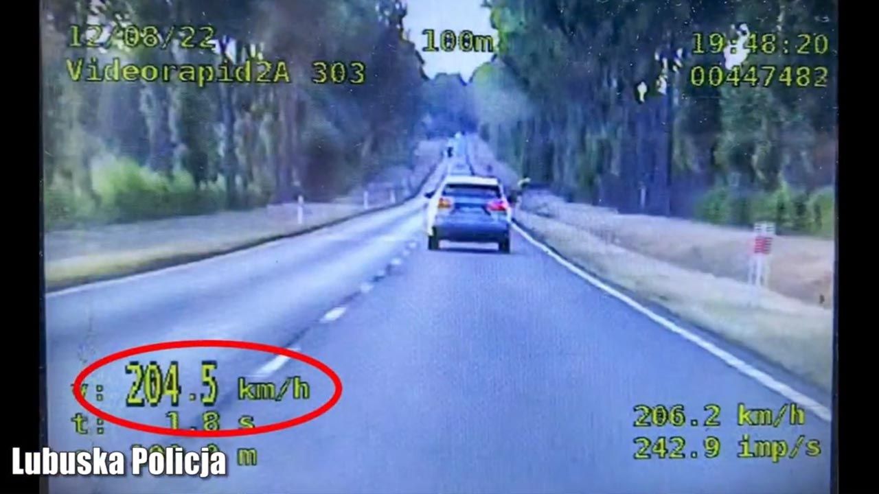  51-latek jechał samochodem z prędkością 204 km/h (fot. Policja)