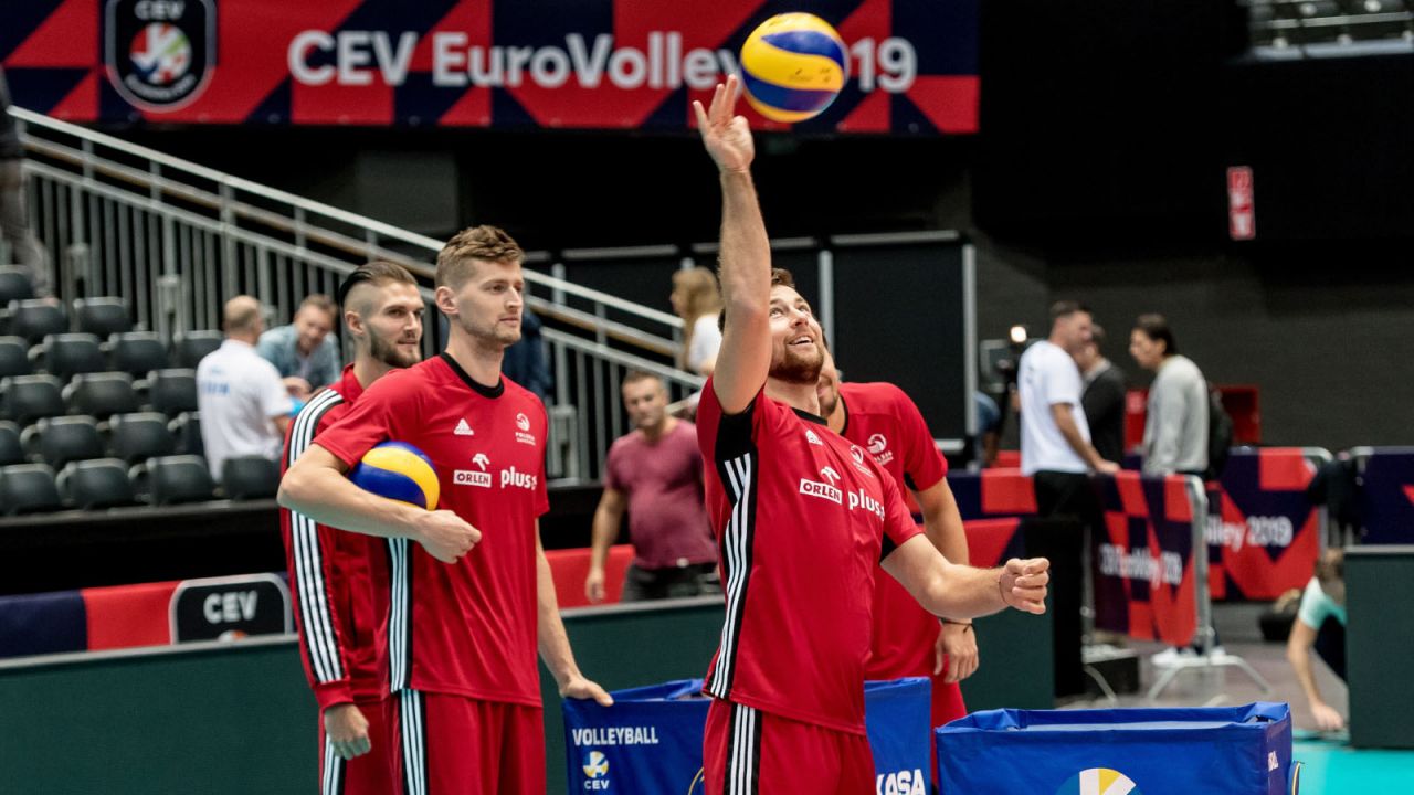 Siatkarze reprezentacji Polski: Piotr Nowakowski (L) i Michał Kubiak (P) podczas treningu w hali Ahoy w Rotterdamie (fot. PAP/Maciej Kulczyński) Siatkarze reprezentacji Polski: Piotr Nowakowski (L) i Michał Kubiak (P) podczas treningu w hali Ahoy w Rotterdamie (fot. PAP/Maciej Kulczyński)