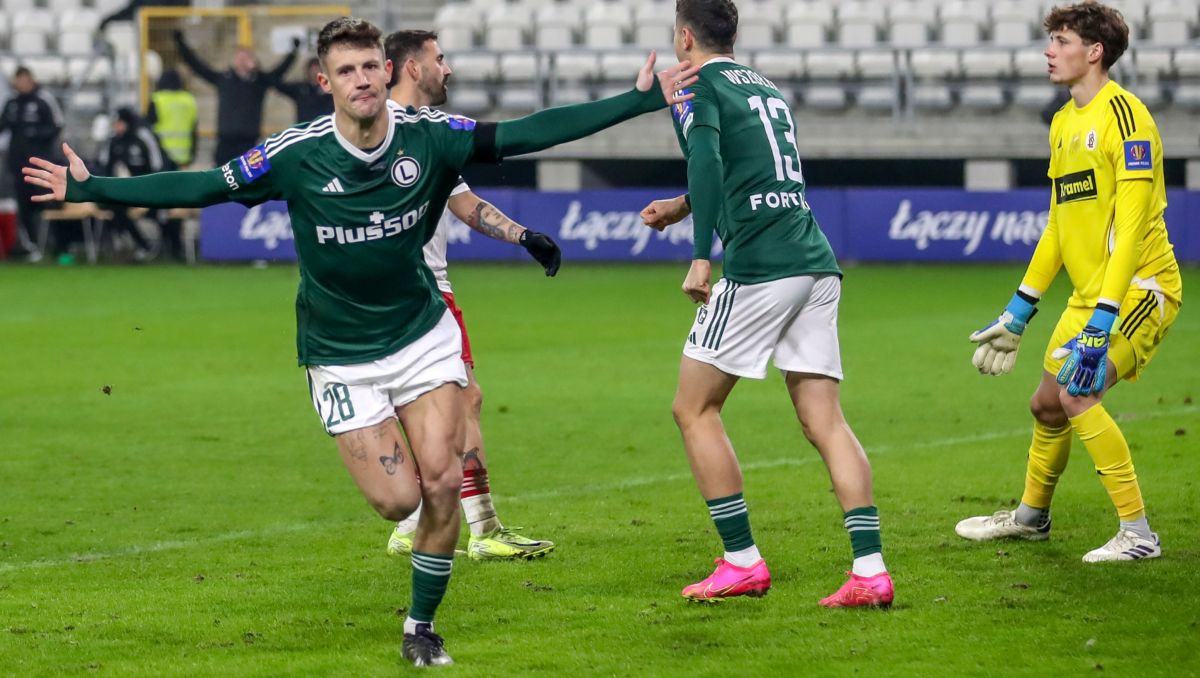 Marc Gual po golu w meczu z ŁKS-em (fot. 400mm.pl/Marcin Szymczyk)