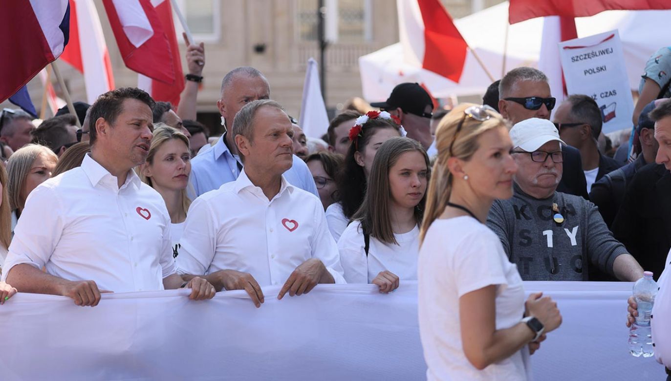 Marsz był sprzeciwem wobec uchwalonej przez Sejm ustawy o powołaniu państwowej komisji do spraw zbadania rosyjskich wpływów (fot. PAP/Leszek Szymański)