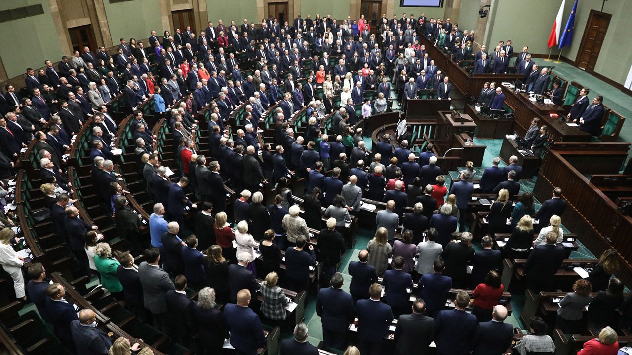 Sejm przyjął budżet na 2023 rok (fot. PAP/Tomasz Gzell)