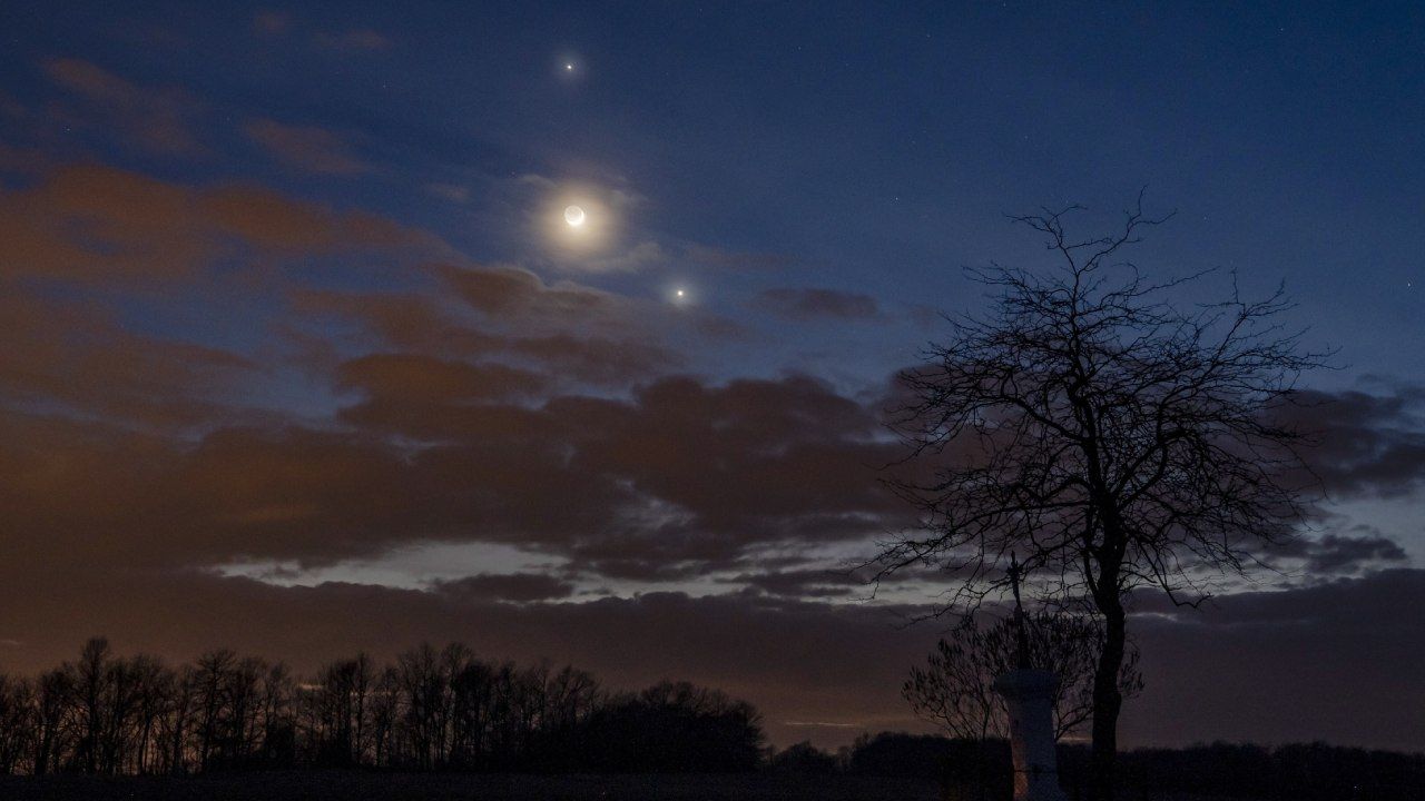 Koniunkcja Wenus i Jowisza (fot. PAP/EPA/Peter Komka)