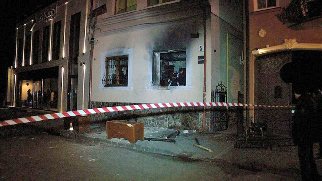 Pożar budynku Towarzystwa Węgierskiej Kultury Zakarpacia został szybko ugaszony (fot. FB/sergii.knyazev) Pożar budynku Towarzystwa Węgierskiej Kultury Zakarpacia został szybko ugaszony (fot. FB/sergii.knyazev)