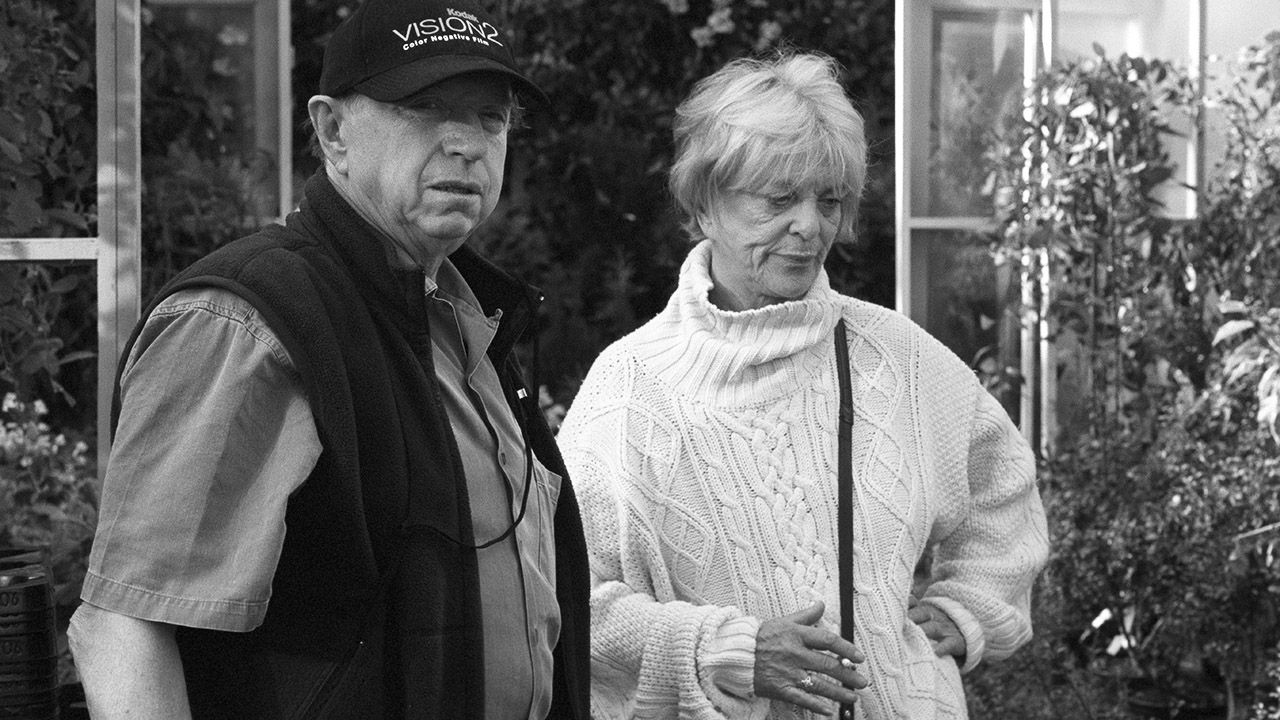 Teatr Telewizji, „Gry miłosne”; operator Wiesław Zdort z reżyser spektaklu Barbarą Sass (fot. arch.TVP/PAP Ireneusz Sobieszczuk) Teatr Telewizji, „Gry miłosne”; operator Wiesław Zdort z reżyser spektaklu Barbarą Sass (fot. arch.TVP/PAP Ireneusz Sobieszczuk)
