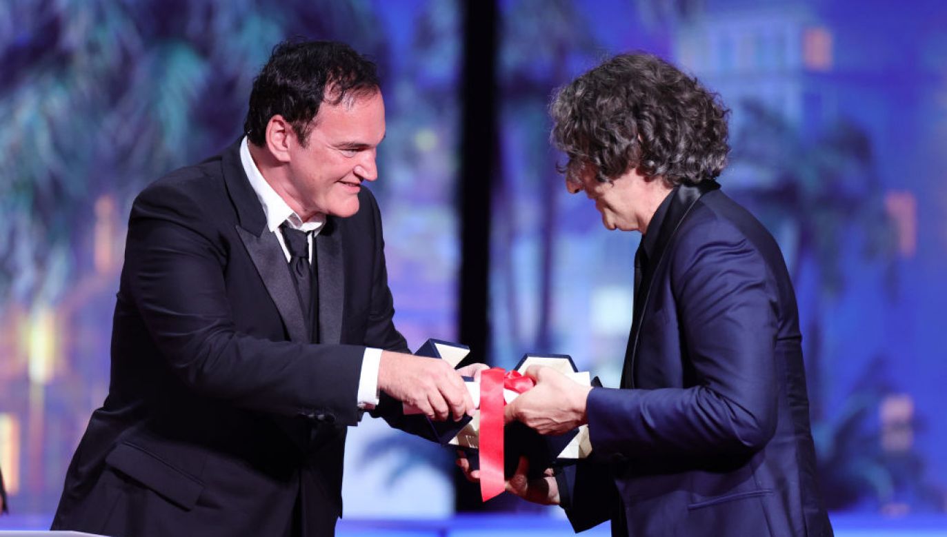 Jonathan Glazer otrzymał nagrodę Grand Prix festiwalu w Cannes z rąk Quentina Tarantino. (Fot. Andreas Rentz/Getty Images)