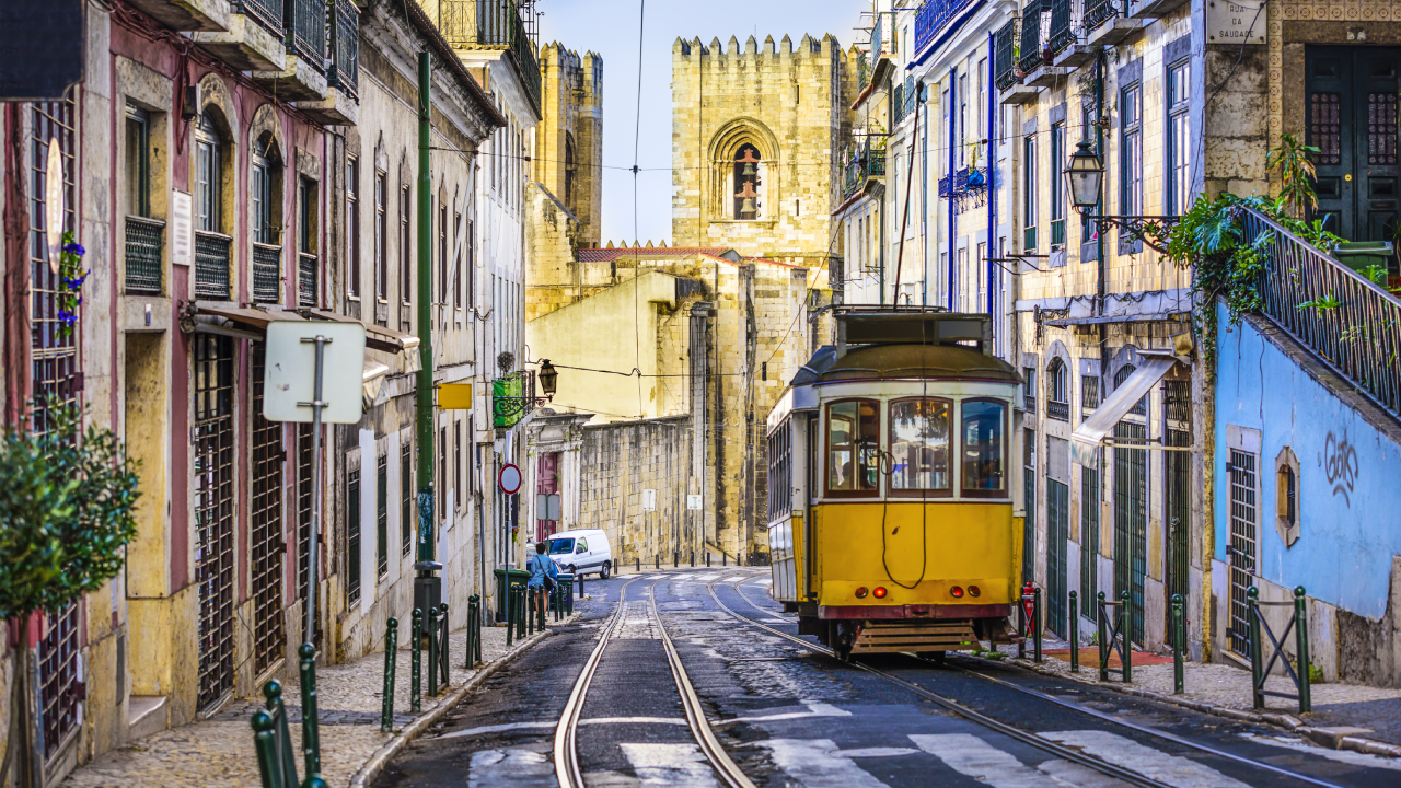 „Anibal” specjalizował się w kradzieżach w popularnych wśród turystów lizbońskich tramwajach 28 i 15 (fot. shutterstock/ESB Professional)