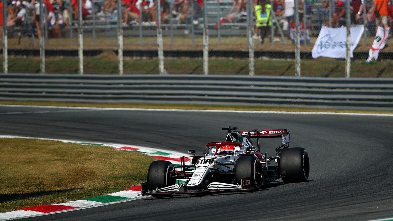 Robert Kubica zajął 14. miejsce w GP Włoch na torze Monza (fot.  Joe Portlock - Formula 1/Formula 1 via Getty Images)
