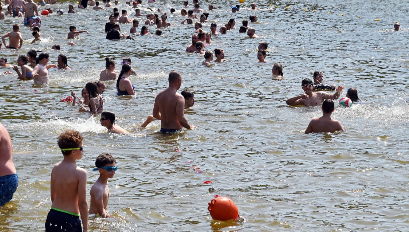 Kąpielisko na gdańskich Stogach zamknięte przez sanepid (fot. PAP/Marcin Bielecki, zdjęcie ilustracyjne)