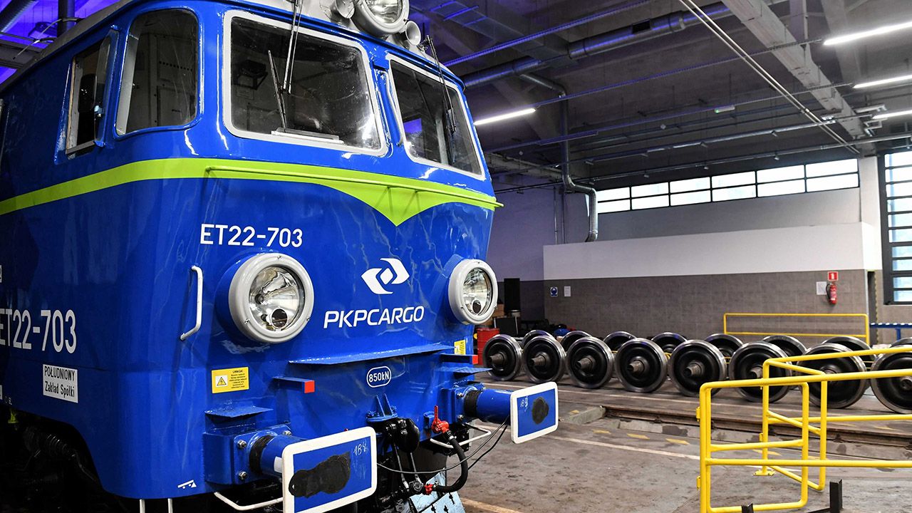 – W tym roku realizowanych jest ponad 220 inwestycji kolejowych – dodał Andrzej Bittel (fot. PAP/Grzegorz Michałowski)