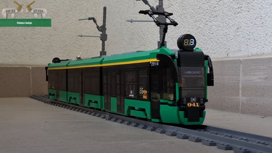 Jedyny taki tramwaj Moderus Gamma LF 04 AC BD. Powstawał kilka miesięcy (fot. Youtube Mateusz buduje)