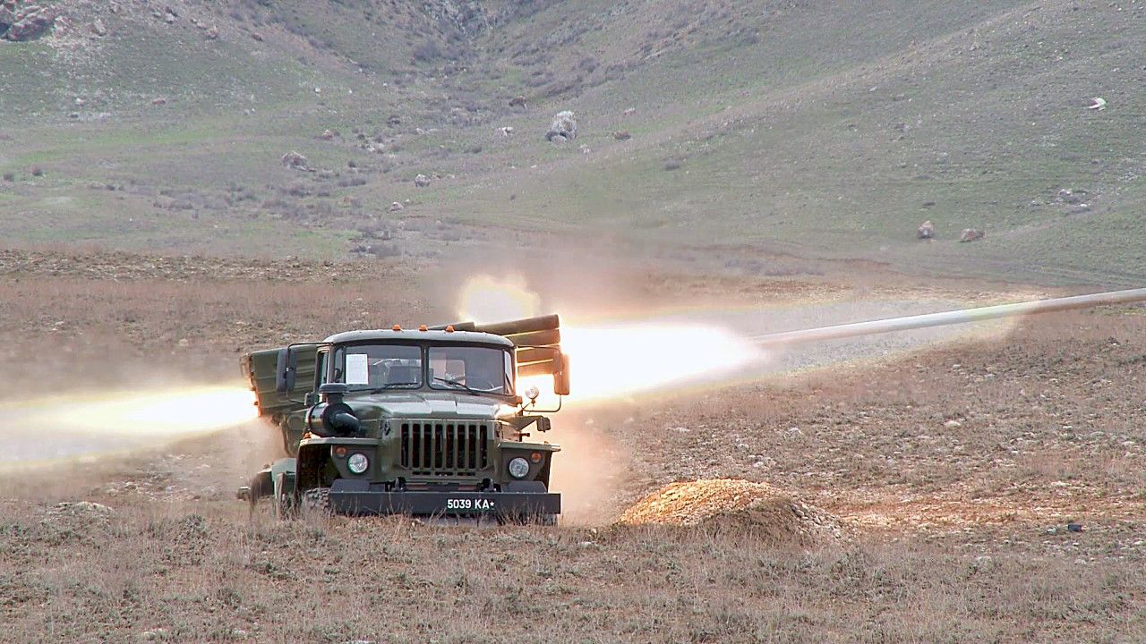 Kirgiskie wojsko w trakcie ćwiczeń (fot. Kyrgyzstan Defense Ministry/Handout/Anadolu Agency via Getty Images) Kirgiskie wojsko w trakcie ćwiczeń (fot. Kyrgyzstan Defense Ministry/Handout/Anadolu Agency via Getty Images)