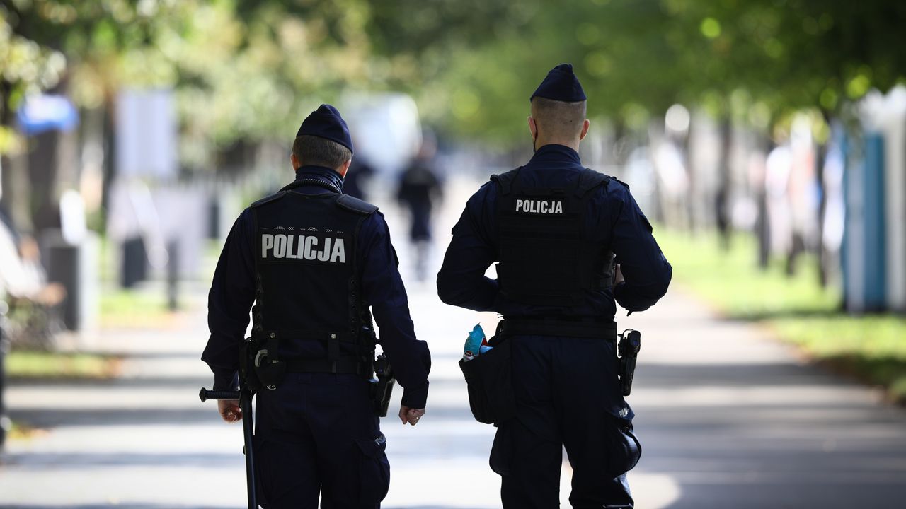 Policja komentuje temat zwolnień lekarskich L4 (fot. STR/NurPhoto via Getty Images) Policja komentuje temat zwolnień lekarskich L4 (fot. STR/NurPhoto via Getty Images)