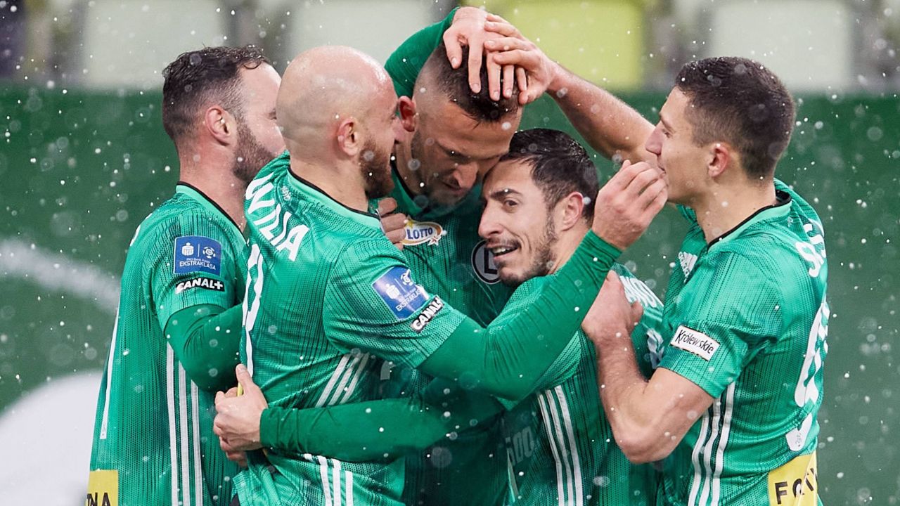Legia Warszawa znów cieszy się z mistrzowskiego tytułu (fot. PAP) Legia Warszawa znów cieszy się z mistrzowskiego tytułu (fot. PAP)