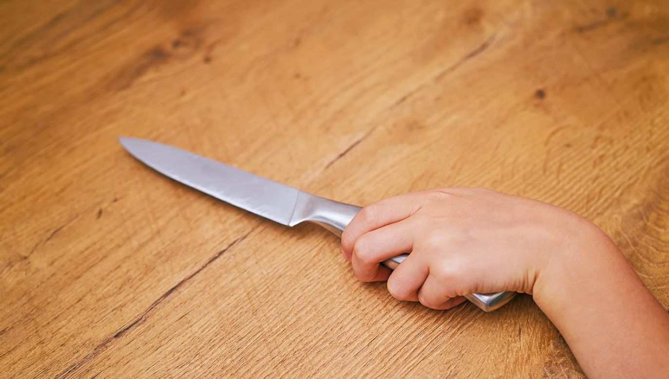 Ребенок с ножом