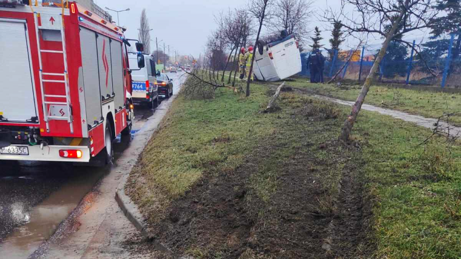 Praca Kierowca W Piotrkowie Tryb Dachowanie w Piotrkowie Tryb. Pijany kierowca zatrzymany przez policję
