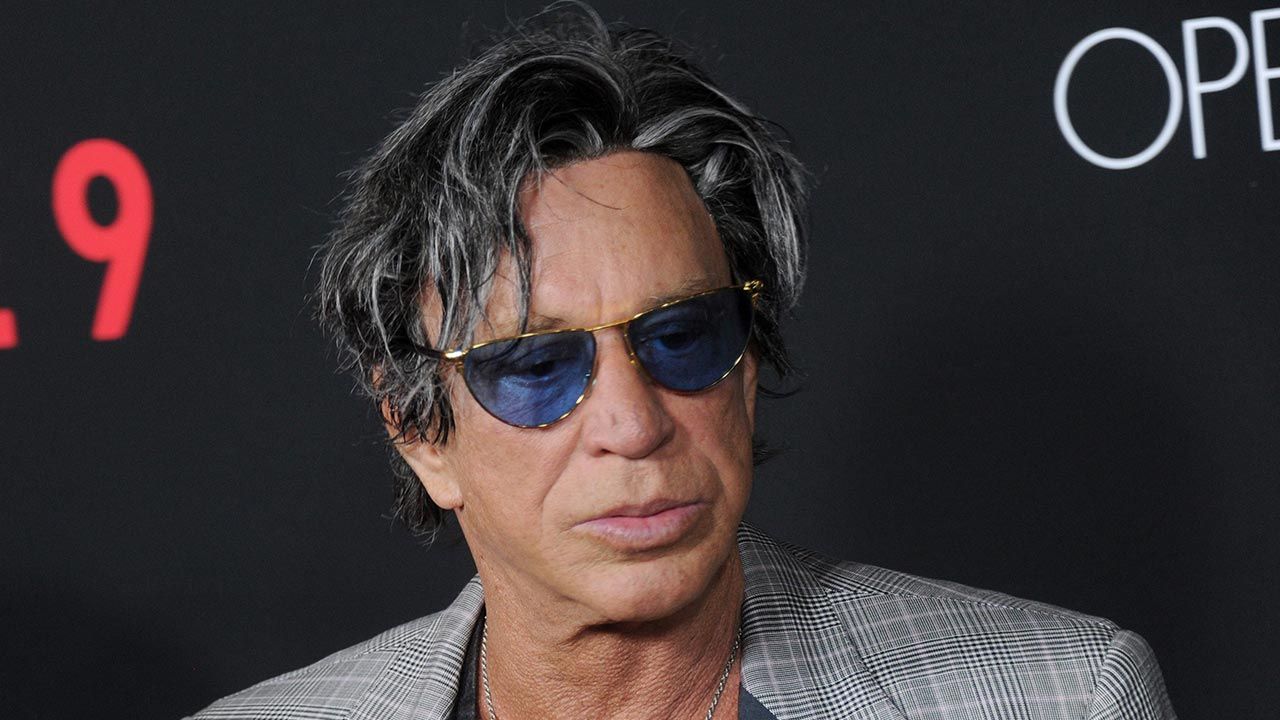 Mickey Rourke, aktor znany m.in. z głośnego thrillera erotycznego „9 1/2 tygodnia” oraz oscarowego filmu „Zapaśnik” (fot. GettyImages/Gregg DeGuire/WireImage) Mickey Rourke, aktor znany m.in. z głośnego thrillera erotycznego „9 1/2 tygodnia” oraz oscarowego filmu „Zapaśnik” (fot. GettyImages/Gregg DeGuire/WireImage)