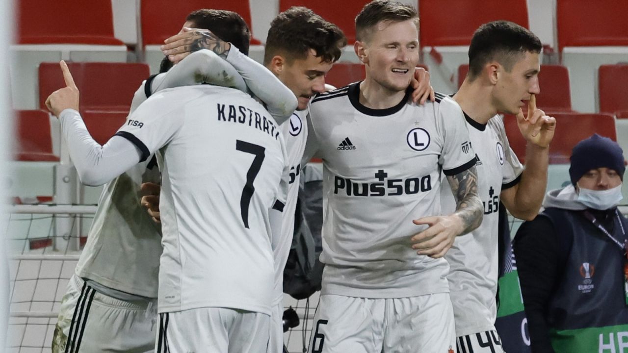 Legia Warszawa broni swoich piłkarzy (fot. Getty)
