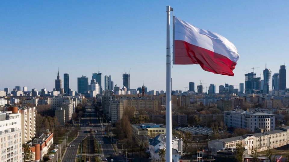 Dzień flagi. Prezydent Andrzej Duda apeluje: Wywieśmy ...