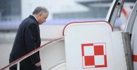 „Pytamy, nie przestajemy pytać: dlaczego?” – to jedno z pytań, które na Polskim Cmentarzu Wojennym w Katyniu miał postawić dekadę temu Lech Kaczyński (fot. PAP/Jacek Turczyk)
