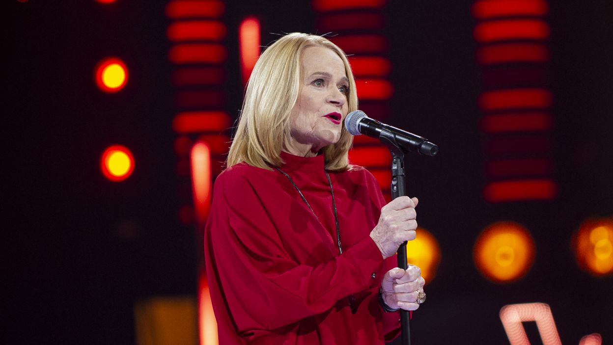 Elżbieta Jatulewicz od dziewięciu lat koncertuje wraz ze swoim zespołem Szalona Piątka. Uczestniczka twierdzi, że jej grupa nie boi się żadnych wyzwań. W półfinale programu zaśpiewała „S.O.S” (fot. TVP)