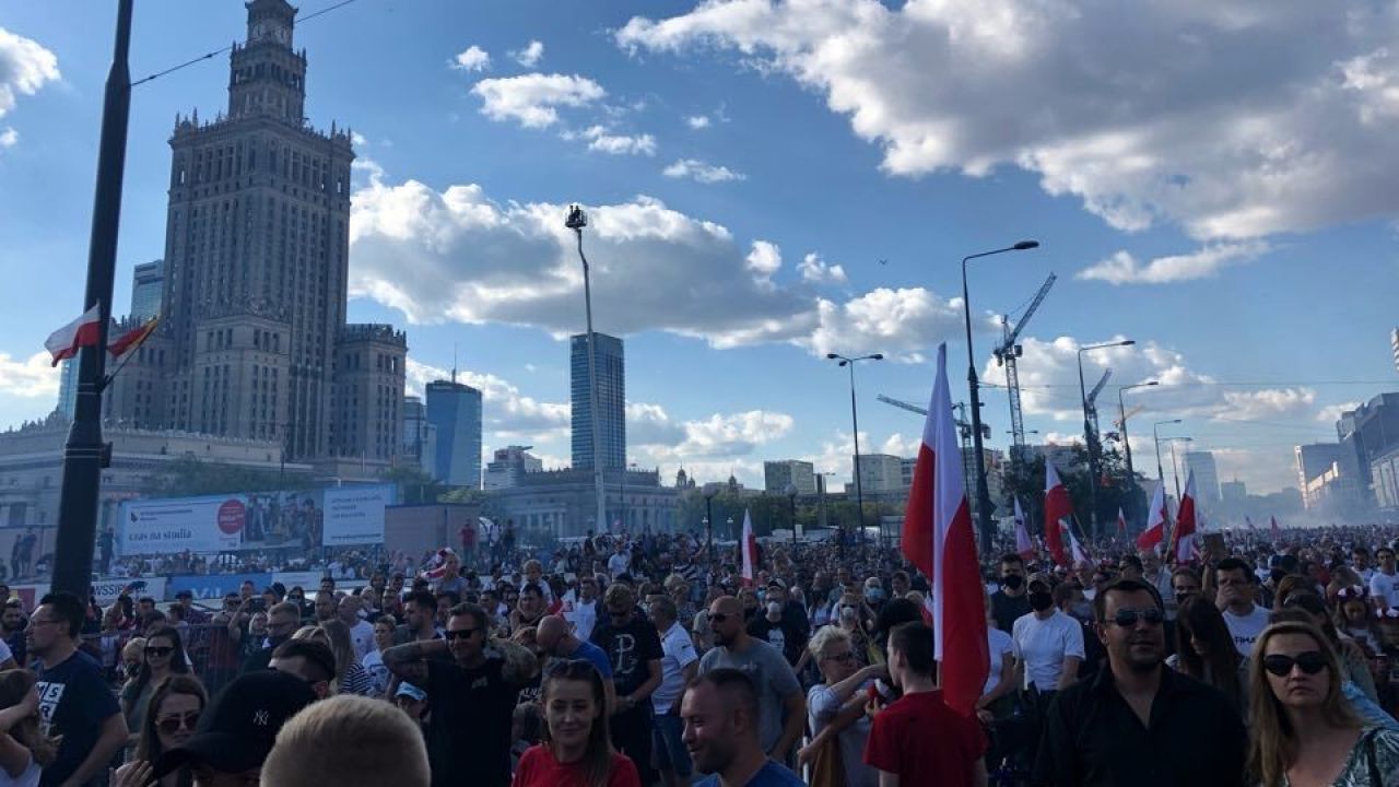 Z centrum stolicy marsz przejdzie pod pomnik Powstania Warszawskiego na placu Krasińskich (fot. portal tvp.info) Z centrum stolicy marsz przejdzie pod pomnik Powstania Warszawskiego na placu Krasińskich (fot. portal tvp.info)