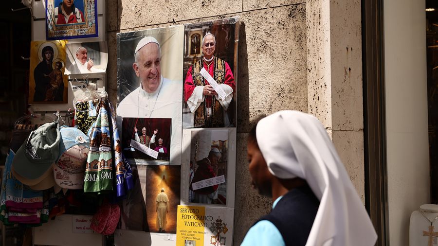 Rzym zarobił dzięki konklawe i pogrzebowi Franciszka setki milionów euro (fot. Jakub Porzycki/NurPhoto via Getty Images)