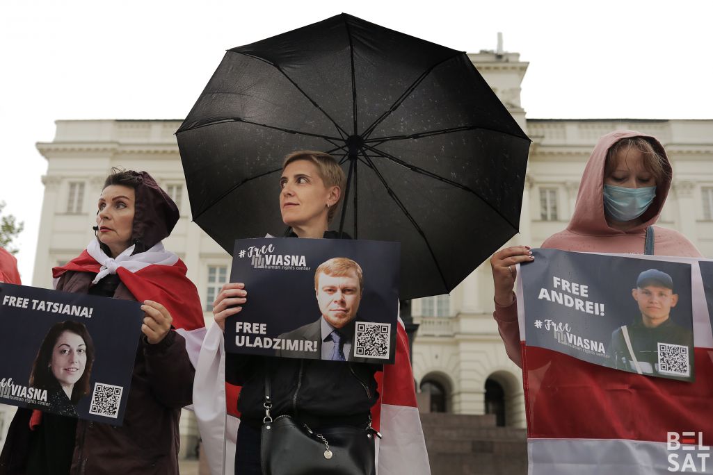 Здымак мае ілюстрацыйны характар. Акцыя салідарнасці з затрыманымі праваабаронцамі «Вясны» прайшла ў польскай сталіцы. Варшава, Польшча. 17 верасня 2021 года. (Фота: Аліса Ганчар / Белсат)