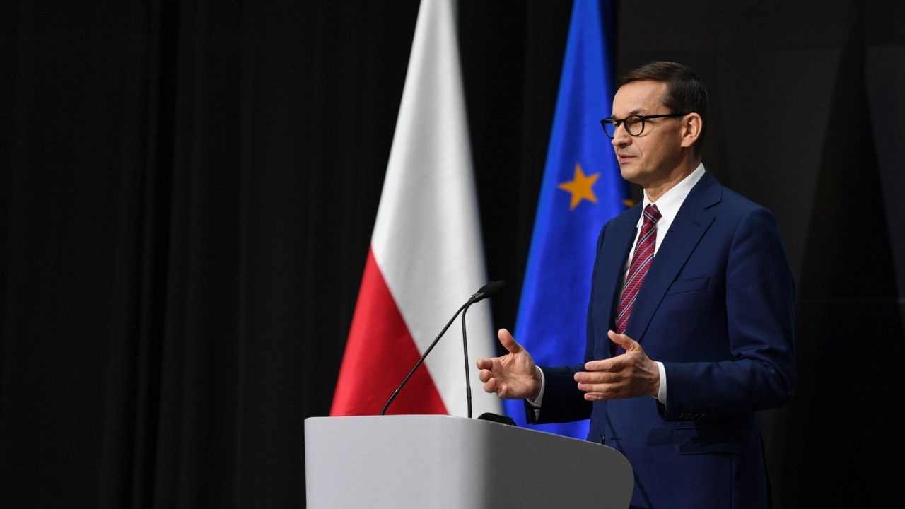 Premier Mateusz Morawiecki apeluje o szczepienie się (fot. PAP/Darek Delmanowicz)