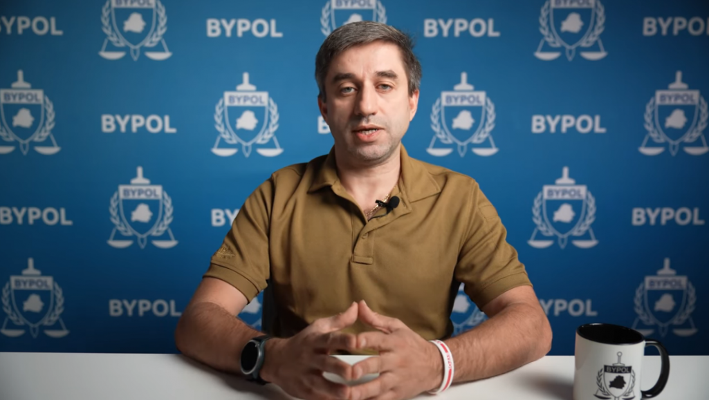 Сузаснавальнік арганізацыі «ByPol» Станіслаў Лупаносаў. Скрыншот з (відэа: BYPOL / YouTube)