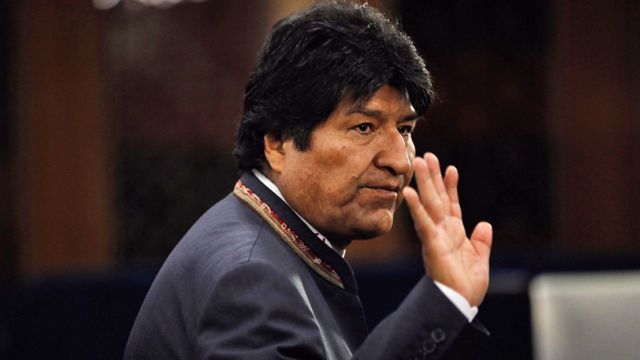Prezydent Evo Morales ogłosił swoją dymisję (fot. PAP/EPA/PETER FOLEY) Prezydent Evo Morales ogłosił swoją dymisję (fot. PAP/EPA/PETER FOLEY)