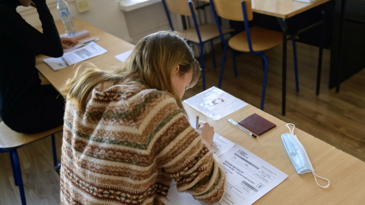 Oke Wyniki Egzaminu ósmoklasisty 2021 Wyniki matur 2021, CKE OKE. Jak sprawdzić wyniki matur? Maturę zdało 74