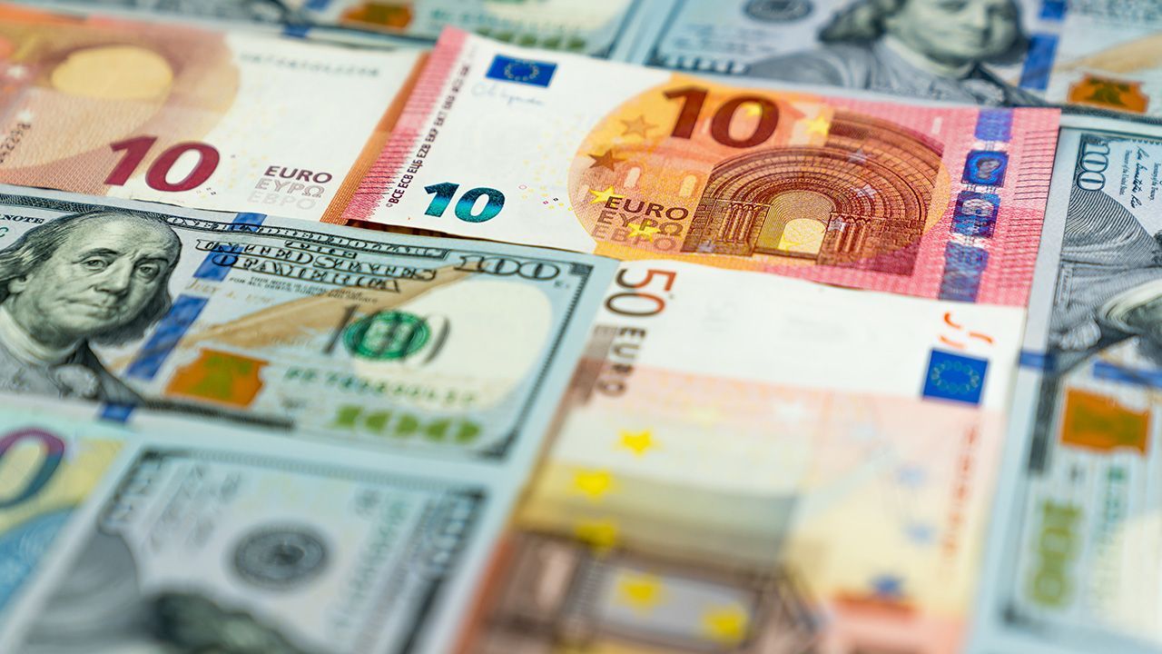 Kursy walut EUR, USD, CHF w środę 30 lipca 2025 roku. Sprawdź oficjalne kursy NBP