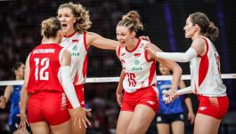 Reprezentacja Polski siatkarek z brązem VNL (fot. Volleyball World)