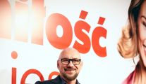 Fot. Ewa Kalinowska/Grzegorz Pawlak na premierze filmu "Miłość jest blisko"