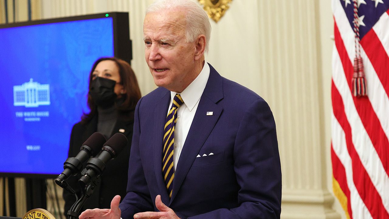 Joe Biden obawia się wewnętrznych aktów terrorów (fot. Alex Wong/Getty Images) Joe Biden obawia się wewnętrznych aktów terrorów (fot. Alex Wong/Getty Images)