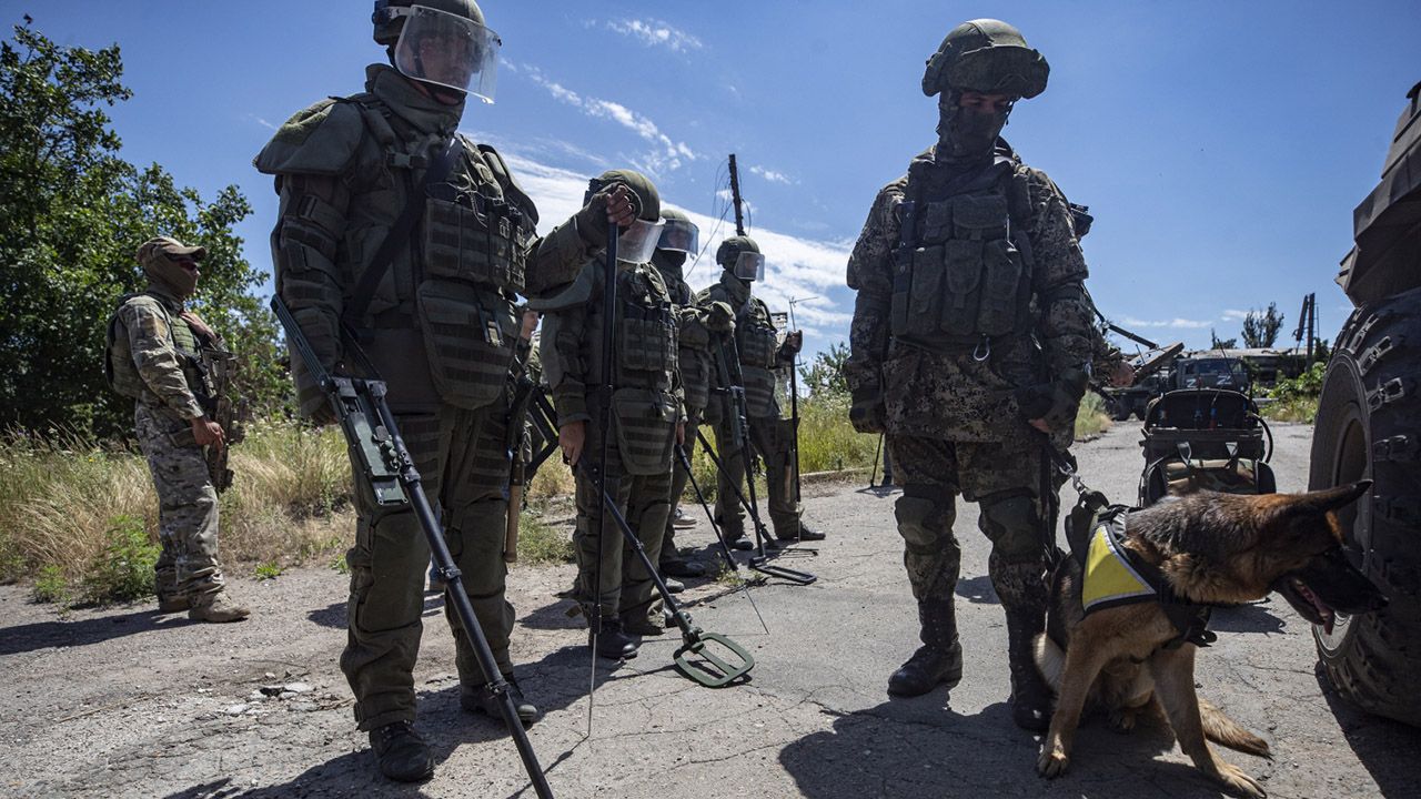 Rosyjscy żołnierze coraz częściej krytykują działania wojenne na Ukrainie (fot. PAP/EPA/SERGEI ILNITSKY) Rosyjscy żołnierze coraz częściej krytykują działania wojenne na Ukrainie (fot. PAP/EPA/SERGEI ILNITSKY)