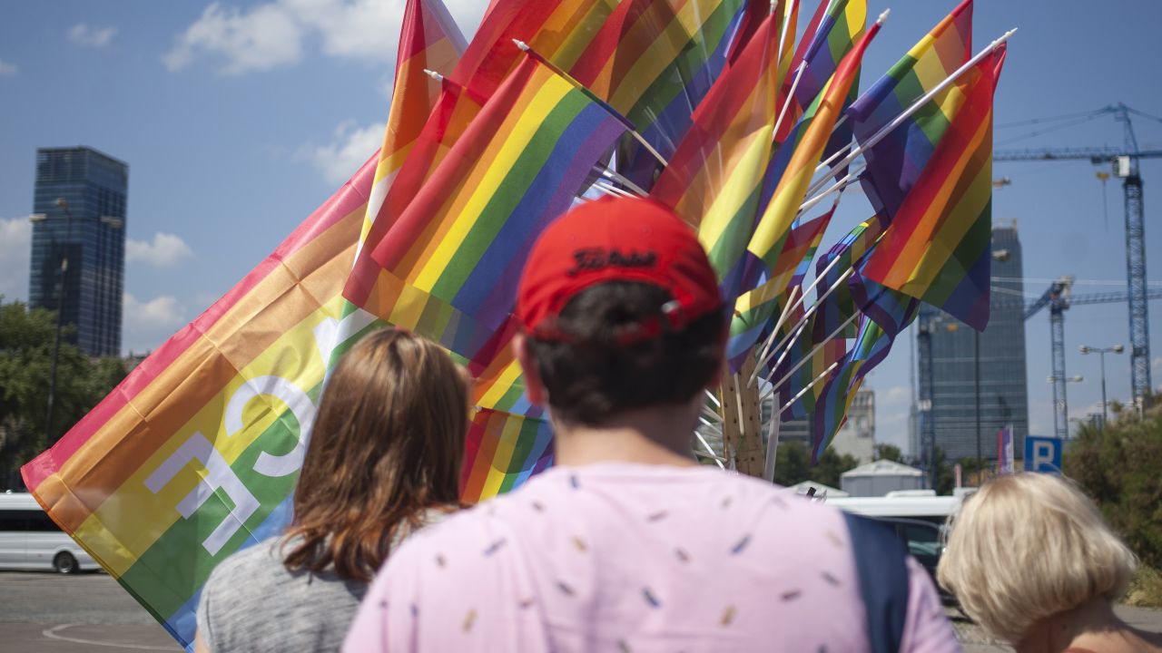 Szczere wyznanie przedstawiciela mniejszości LGBT (fot. Maciej Luczniewski/NurPhoto via Getty Images) Szczere wyznanie przedstawiciela mniejszości LGBT (fot. Maciej Luczniewski/NurPhoto via Getty Images)