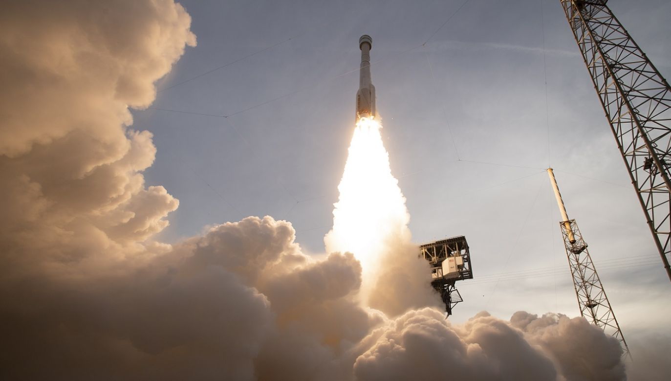 Kapsuła CST-100 Starliner wiezie m.in. zaopatrzenie dla astronautów (fot. PAP/EPA/Joel Kowsky)