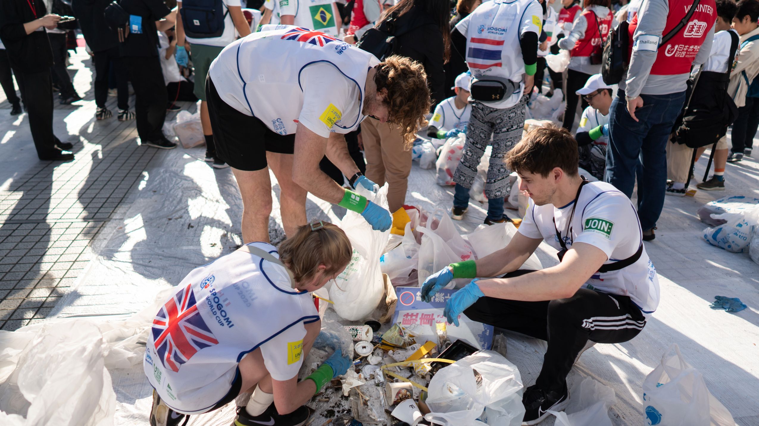 Trash pickers convene in Tokyo for its first garbage-lifting 'World Cup'
