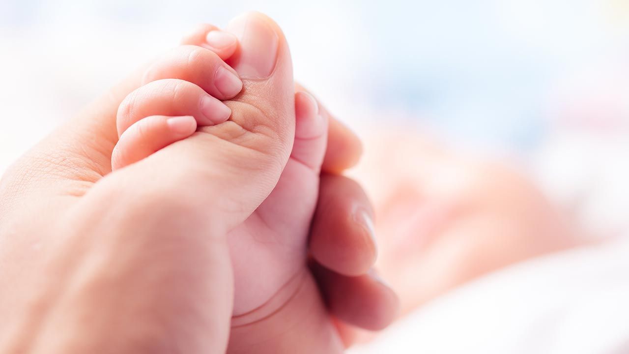 Znaleziono dziewczynkę w „oknie życia” w Wieluniu (fot. Shutterstock) Znaleziono dziewczynkę w „oknie życia” w Wieluniu (fot. Shutterstock)